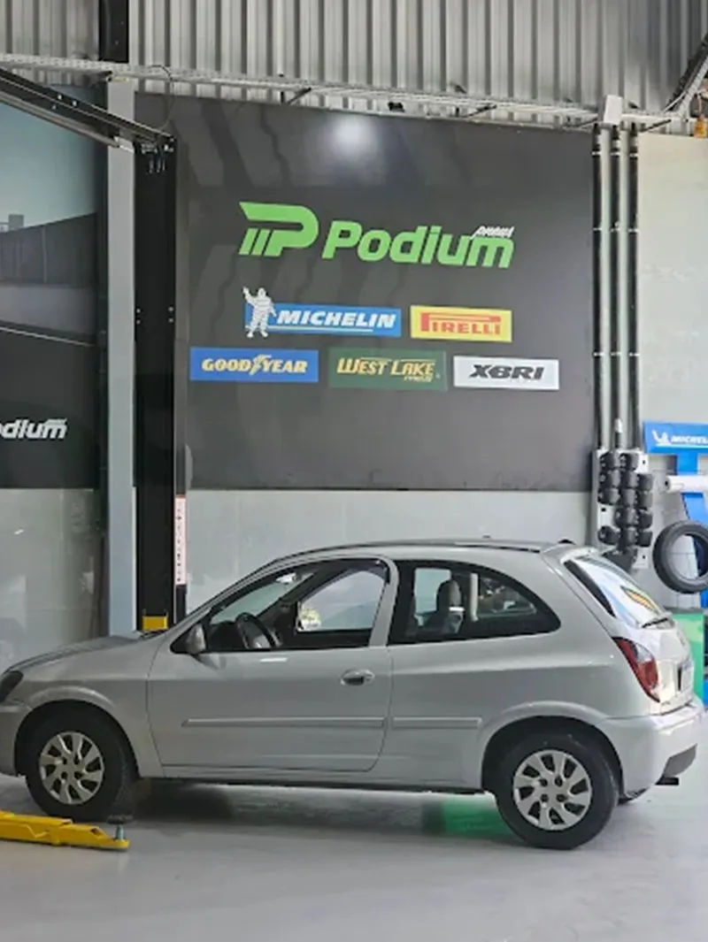 Estr. dos Bandeirantes, 7653<br>(Rio Centro - Nova Loja)
<br>Jacarepaguá<br>Rio de Janeiro - RJ <br> CEP: 22780-260 - 8